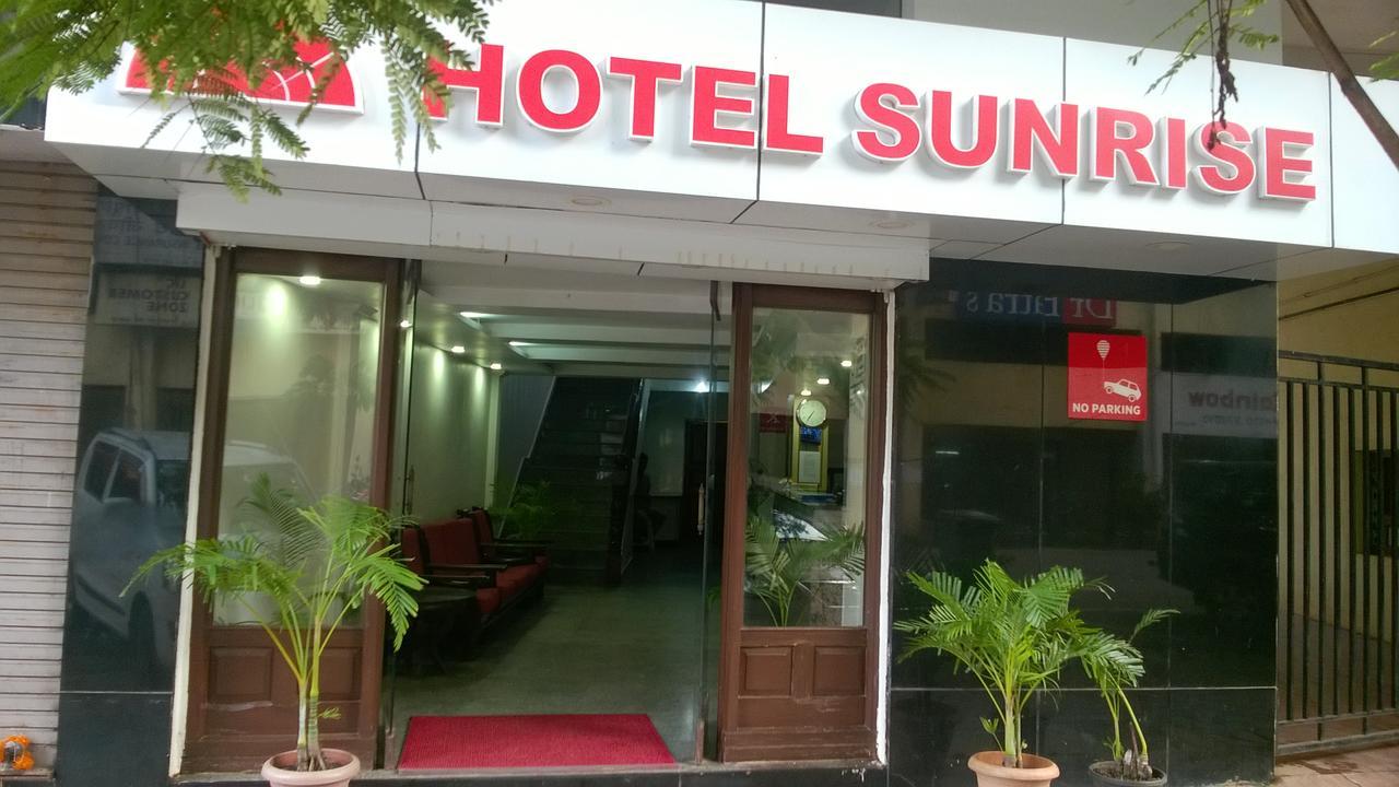 Hotel Sunrise Панаджи Экстерьер фото